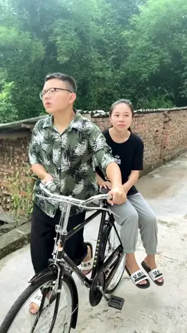 Cheer for rural children! #funnyforyou #foryouvideoplz🙏🙏 #fullfunny#trend #fypシ #topfunny #top #funnychina #chinafunny  #funnyvideosforyou #chinatiktokforyou #xuhuongtiktok #funny #trending