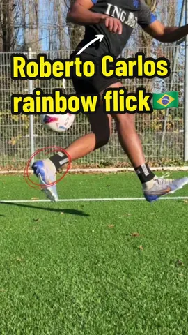 Roberto Carlos flick tutorial ⭐️⭐️⭐️⭐️#tyrellball #fyp #viral #viralskills #hardskills #voorjou #footballtikok #robertocarlos🇧🇷 #rainbowflick 