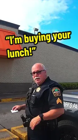 Giving giftcards to police officers 🤝 (via Citrus Elmo/yt) #fyp #policeofficer #gooddeeds #wholesome #cops #bikers
