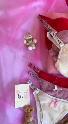 سيت شورت قصير ستيان فكتوريا فرو اصلي علبه قطعتين شورت قصير وحمالات نفس صوره سعر 18  قياس  من ٣٦ ال ٤٢