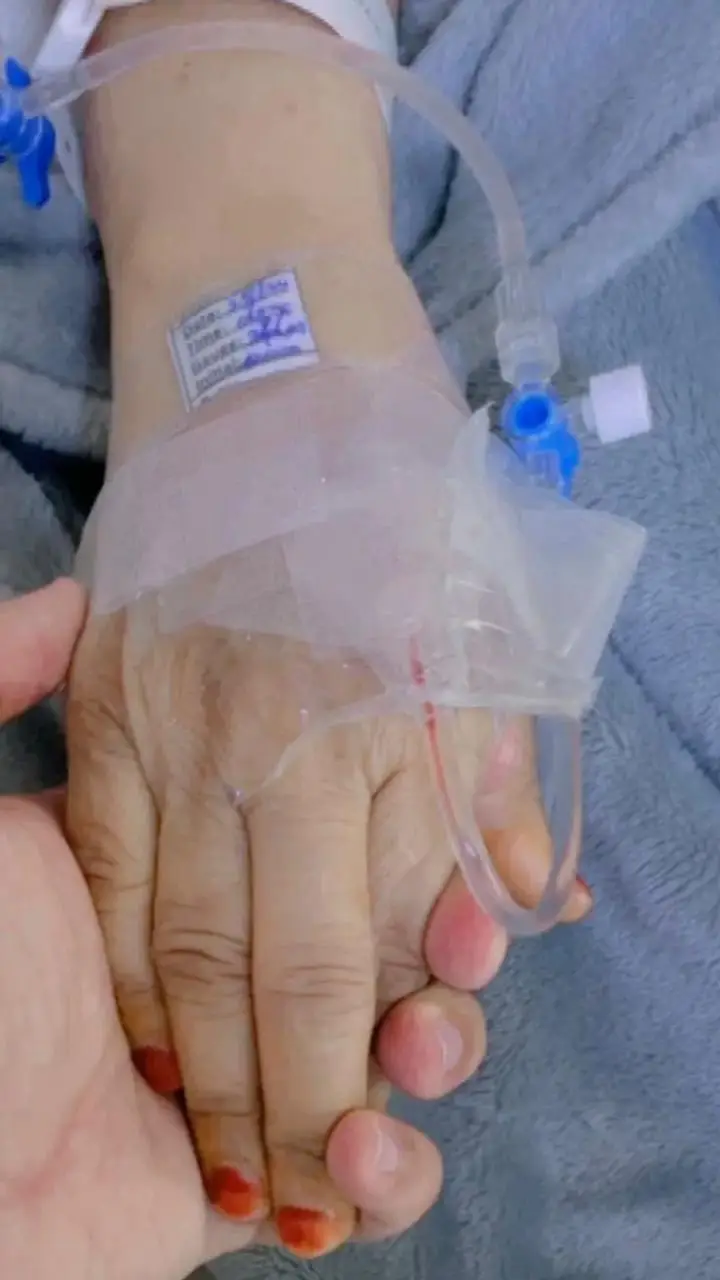 ربي أوصيك بها خيراً وأنت خير من أوصي به  ‏اللهم أشفي أمي و أنثر العافيه في جسدها يارب ❤️🤍  #مستشفى_الملك_فيصل_التخصصي #الطايف #أمي #أمي_جنتي #دعواتكم_بالشفاء_العاجل 