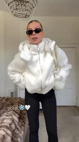 cozy errands ootd 🤍❄️☁️  #winterfashion #cozyoutfit #casualoutfit #casualcuteoutfits #outfitinspo #wintervibes #aesthetuc #inspo #neutralstyle #winterstyle #alo #aloyoga #amazonfashiin #amazonfinds #amazonaccessories #allbirds #allbirdsshoes #wintercoat #furcoat #aloyogaclothing #ootdinspo #easyootdideas #ootdfashion #pinterest #pinterestinspired #vanillagirlaesthetic 