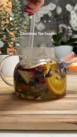 ✨COZY FRUIT SPICE CHRISTMAS TEA🍎🍊🍃✨ I love making my own hot teas this time of year. They are not only soothing but provide a refreshing and warming drink during the cold weather. They also have the natural goodness fruits and herbal teas, which have endless benefits.  Heres how I made this one:  *1/2 an apple - sliced or chopped *3 orange slices *6-8 fresh mint leaves *1 cinnamon stick *honey to taste *your choice of herbal tea (I did a mixture of borage tea, hibiscus and rose petals) *1000 ml Hot water Add all the ingredients to a tea pot, stir well and cover with lid. Allow it to sit covered for 5-7 minutes. Stir again before serving. . . . . . #tearecipes #teatime #tealover #teaaddict #immunityboost #herbaltea #herbalteas #aestheticfood #christmastime #christmastea #christmasvibes #cozytime #winternights #tealovers #winterrecipes #wintervibes #christmasvibes #christmascheer 