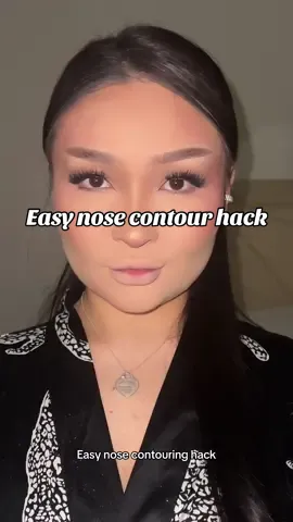 Nose contouring 👃🏽  #nosecontour #nosecontourtutorial #easynosecontour #contouringhacks #makeupcontouring #nosecontouring #contourhack 
