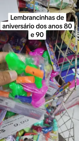 Quem nunca ganhou um brinquedinho desse na sacolinha de lembrancinhas de aniversário dos anos 80 e 90?  #aniversario  #anos80 #anos90 #saudade #nostalgia 