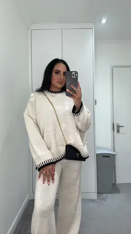 Simple Winter Fit #winter #OOTD #outfitideas #outfitinspo #fashion #EverydayFashion #coord #set 