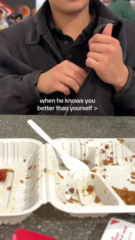 he just pulled out a pad from his jacket “for emergencies”🥹 i didn’t even think to bring one ahaha #ilovemybf #actsofservice #lovelanguage #gentleman