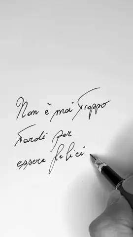 Frase del giorno ✍️ #frasedelgiorno #calligrafia #calligraphy #citazioni #scrittura #aforismi #stilografica 