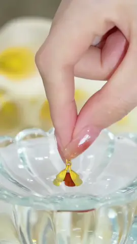 The person who buys you a peanut bracelet must love you very much, because the peanut bracelet has a special meaning: giving you eternal love, the loved one will always be happy and safe