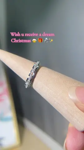 Tag someone who suit with this💍💫#moissaniteengagementring #S925ring #moissanitering #jewelry #christmasgift #usa #sterlingsilver 