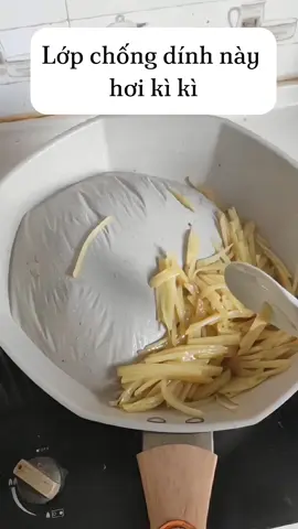 Có gì đó sai sai#daibachhoa #LớpChốngDính #ChảoBịBong #NổiPhồngLên #TikTokVietnam #NonStickPan #PeelingOff #Bulging #TikTokCookware #VietnameseCooking #KitchenHacks #CookingTips #PanMaintenance #TikTokKitchen #FixYourPan #CookingInVietnam #TikTokDIY