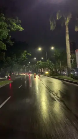 Sudirman setelah hujan⛈️#pekanbaru #vibes #astetic #pekanbaru_riau 