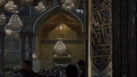 اللهُـمَّ صلَّ على مُحَمَّدٍ وَعَلَى آلِ مُحَمَّدٍ وَعجّلْ وقرّبْ فرجَ ظهور وليّك صاحب العصر والزمان واجعلنا من انصارهُ 🕊️. ︎︎ #التوجيهات_الدينية_من_العتبتبن_المقدستين #الجمعه #الشيعة #النبي #shia #foryoupage #fyp 