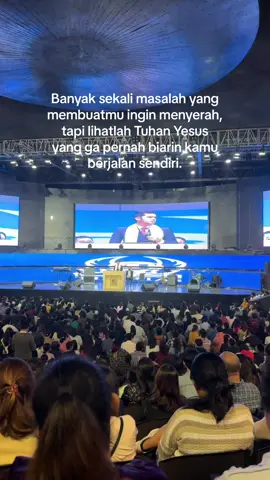 Dia selalu hadir di hidupmu, kuatkan dan teguhkan hati mu 😇 #tuhanyesusbaik #xyzbca #fypage #storykristen #rohani_kristen #fypシ #quotes #christian 