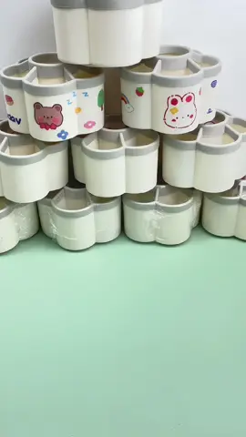 #StudentPartyNecessary Children’s desks are always a mess! Arrange this 360-degree rotating pen holder to help your children develop a good habit of storage. The key is now at the discount price ~ hurry up and prepare it if you need it #rotatingpenholder #desktopstorage 