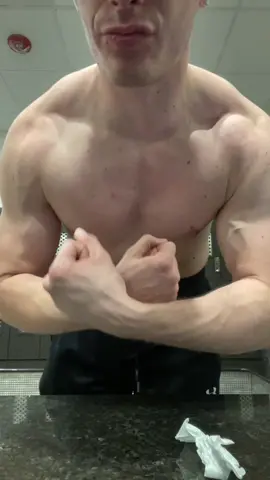 Had a lil pump #fyp #gym #natty 