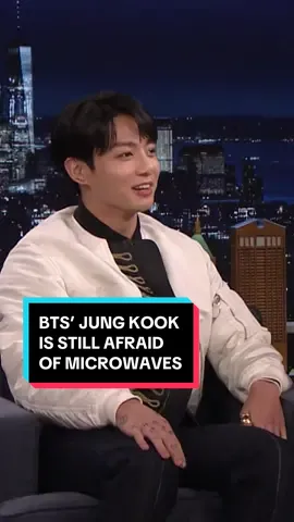 @BTS’ #JungKook (@AbjkMRstY) is still afraid of microwaves 🤣 #JungKookOnFallon #FallonTonight #BTS 