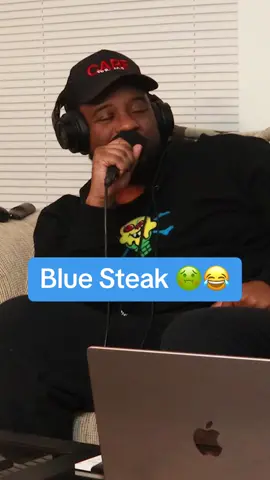 Stay away from me if you eating blue steak #steak #waffle #ayo #comedypodcast #funnypodcast 