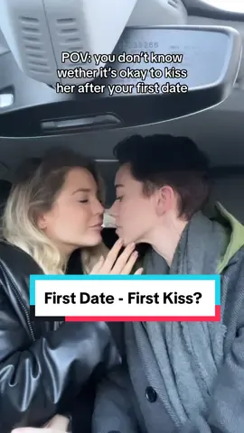 team first kiss on the first date? 🤔 #wlw #lesbiancouple #lesbiansoftiktok #sapphic #fyp #viral @alina19973 