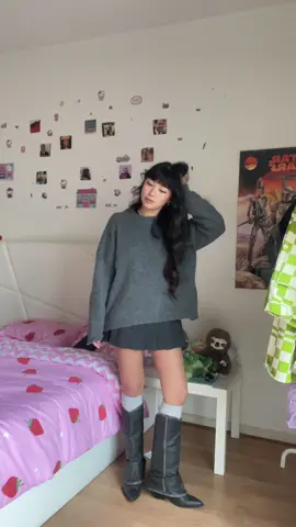 she lookes like this song 