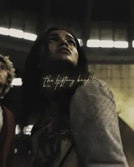 #themockingjay - The history book on the shelf.. #katnisseverdeen #lucygraybaird #thehungergames #theballadofsongbirdsandsnakes #katnisseverdeenedit #lucygraybairdedit #thehungergamesedit #tbosas #tbosasedit #thg #thgedit