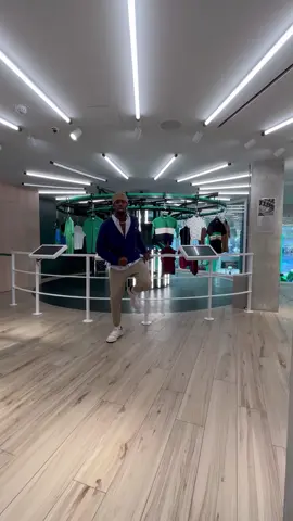 @Lacoste ! LIEU / PLACE : LACOSTE ARENA CHAMPS ÉLYSÉES 🔥