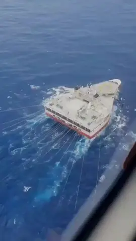 No todos los barcos parecen barcos. El Ramform Titan pertenece a una clase de barcos sísmicos que es fácilmente el más potente y eficiente del mundo.