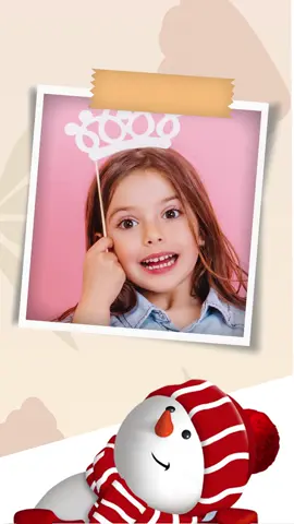 Photo frame slideshow green screen with snowman