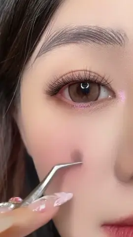 Beautymakeup#falseeyelashes#thebigeyeartifact 