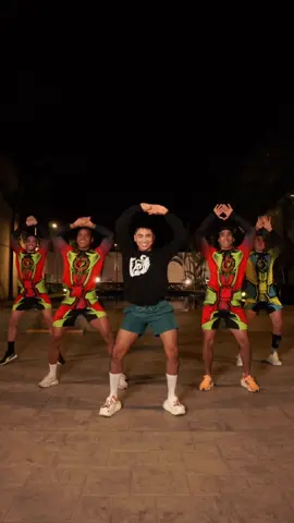 Respuesta a @rosalinda_ramirez_0981 ¡Moviendo las caderas con los guerreros! 😍🇵🇪🌴 ¿Quién lo hizo mejor?  #eeg #estoesguerra #peru #peruano #elritmodemitierra #danza #Cumbia #selva #selvaperuana #iquitos #tv #television #combate #combatientes #explosiondeiquitos♥️ 