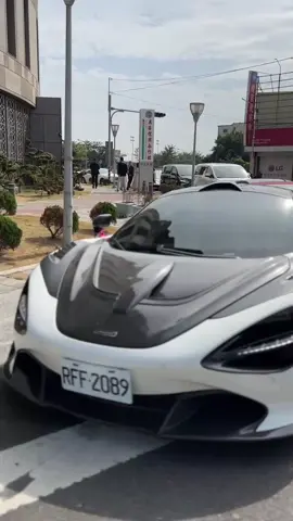 這婚禮排場很可以✌️