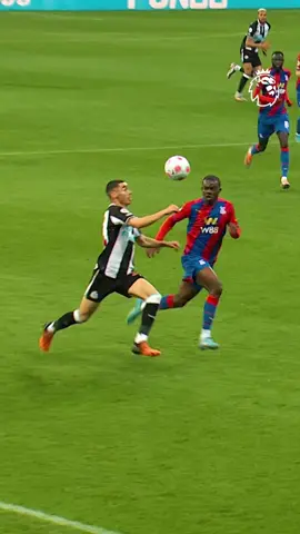 This goal 💫 #PremierLeague #NewcastleUnited #Almiron 