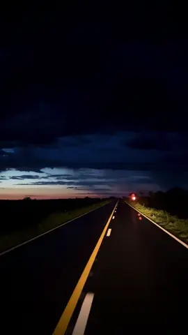 #amanecer #lluvia #carretera #julioiglesias #llueve #viaje #djimini3pro #ruta Hermoso Amanecer! 🫶🏽