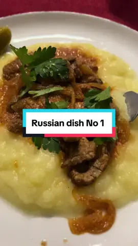 Russian dish No 1 - beef stroganoff  #russia🇷🇺 #russiamfood #russianculture  #russiancuisine #russian_food #traditionalrussianfood #russiangirl 