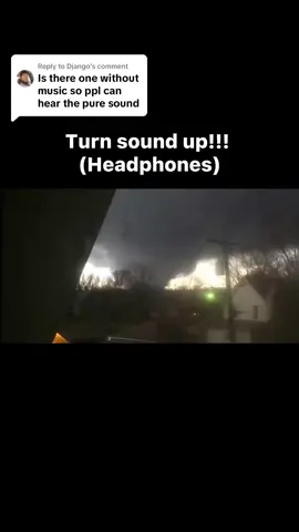 Replying to @Django Fairdale, Illinois tornado #tornadowarning #tornado #storm 