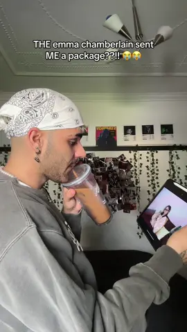 this is seriously insane!!?? wearing this everyday. 😭 @Spotify Australia & NZ #emmachamberlain #emmachamberlainedit #emmachamberlainpodcast #anythinggoes #spotifywrapped #spotify 