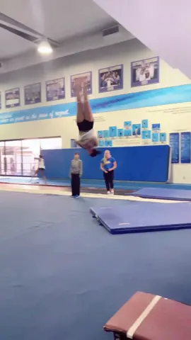 So flippin’ good! #uclagymnastics #gymnastics #flip #gobruins 