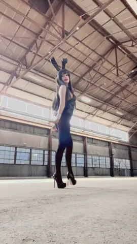 mai in da warehouse🐰 #bunnygirlsenpai #maisakurajima #maisakurajimacosplay #rascaldoesnotdreamofbunnygirlsenpai #anime #foryou #bunnygirl