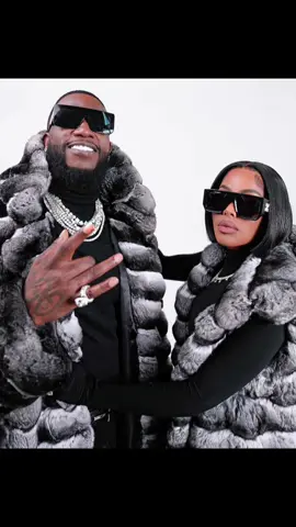 Mr and Mrs Davis they look so good😍❤️ #guccimane #keyshiakaoir #familyphotoshoot #fashionpolice #fashion #furcoats 