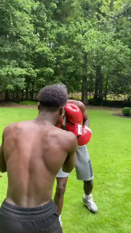 Aht aht aht! Boxer edition  (no one was harmed in this video) #ahtaht #dadjokes #boxer #boxing do Theo Wisseh