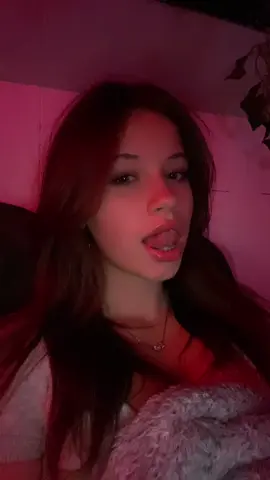 I think her name niki🤔 #foryou #foryoupage #fypp #fyppppppppppppppppppppppp #2010 #viral #viralvideo #13 