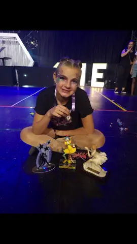 Eerste level 3 modern, junior modern danser vir die jaar, class clown😜, lawwe kind. well done my Bekkie.  #dancer #moderndance #hiphopdance #alwayshappy🥰 