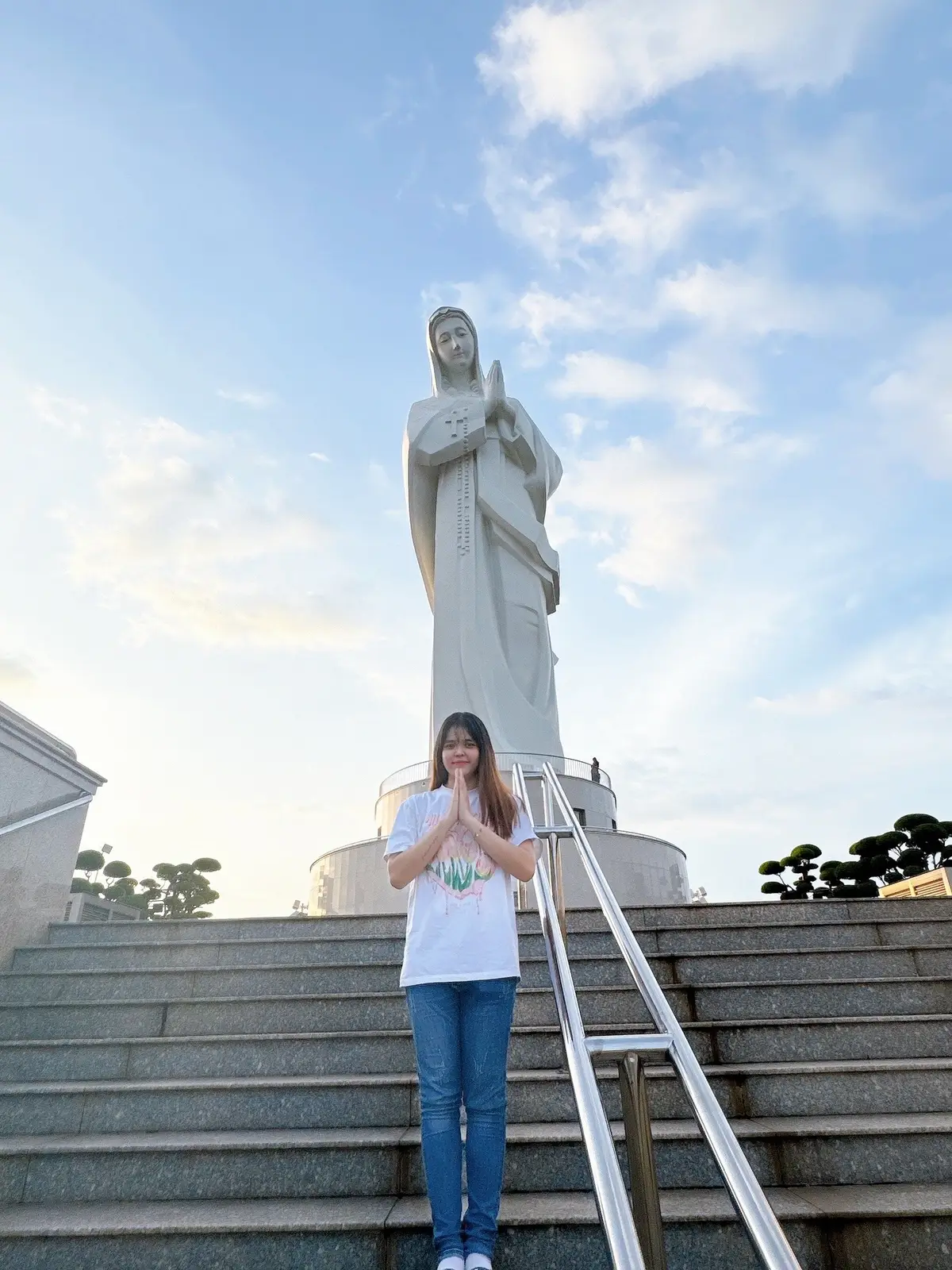 Mẹ ơi ! Cho con biết , bao giờ người ấy đến giữ lời hẹn ước cùng con ✝️ #conggiaovietnam #loihenuoctrongchua #ducmemaria #ducmenuicui 