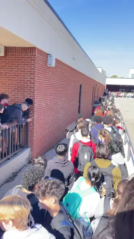 INSANE run from JB hes an absolute BEAST He ran with a huge pencil in his hand and no backpack WE LOVE JB  #fyp #foryoupage #johnbravoruns created by jb runs with Sheck Wess PAIN!