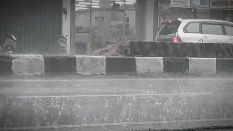 Sahabat jadi asing #quotes #sahabat #bestfriend #fyp #hujan #CapCut 