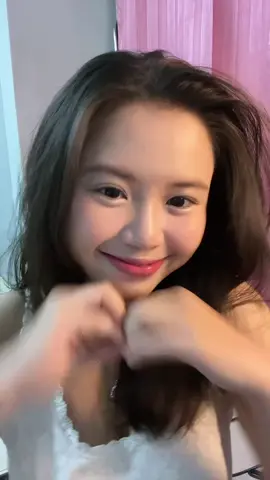 ขอบคุณศิลปินที่ทำผลงานเพลงมาได้ดีขนาดนี้ แต่งงหน้าโครตฟิน