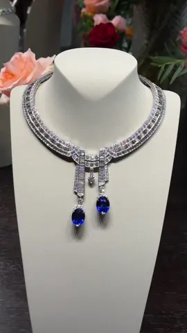 Our clients’ favorite pieces from the private preview of the Van Cleef & Arpels collection at the historic Spencer House in London.  #vancleefarpels #highjewellery #oneofakindjewellery #jewellerynecklace #privateview