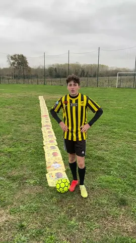 Ronaldo tire dans le ballon Geant ! ⚽️🔥 #starfreestyle #sportstiktok #football #ronaldo 