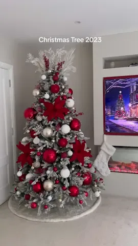 Let’s decorate my Christmas tree! Red, white & champagne is the theme ✨ #christmastree2023 #christmastreedecorating 