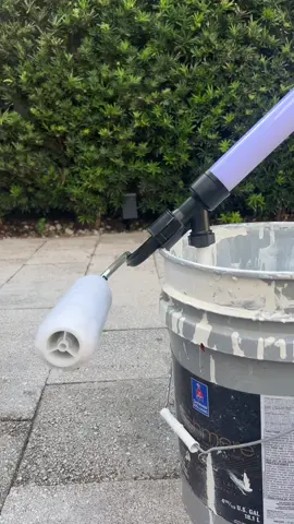 New DIY Hacks!🛠 #1: No paint tray. Inject your paint DIRECTLY into the roller handle! #2: Quick touch-ups without EVER washing the brush!  #amazonfinds #amazonmusthaves #lifehacks #amazonhome #DIY #homehacks 